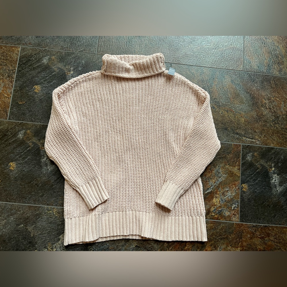 New Aerie loose knit polyester tan mock turtle neck pull over sweater. Size XS